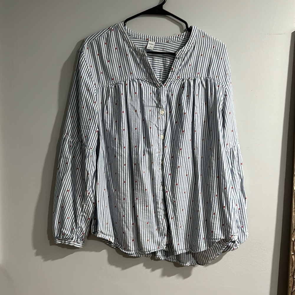 Old navy button down shirt